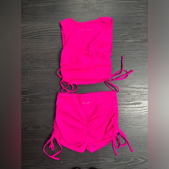 Hot pink workout set - Picture 2 of 6